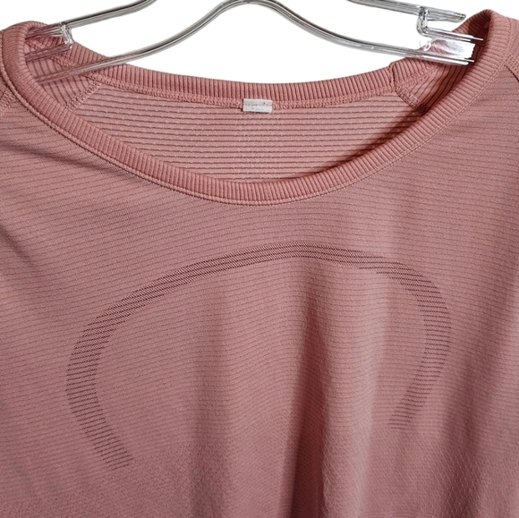 Lululemon Swiftly Tech Twilight Rose Crewneck Sleeve Thumb Hole women's size 10 - Picture 6 of 10
